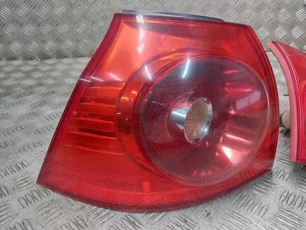 VÄNSTER BAKLJUS VOLKSWAGEN GOLF V HB 1K6945095N image 2