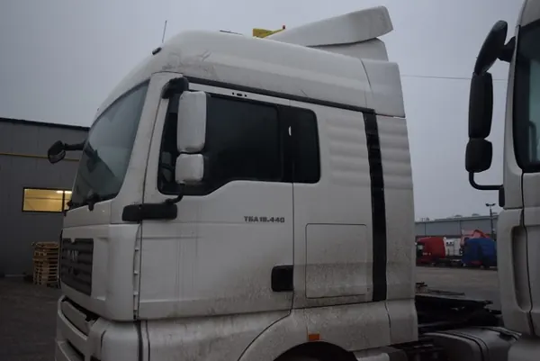 MAN TGX TGA XLX cabineframe OEM 877 - Gebruikt image 2