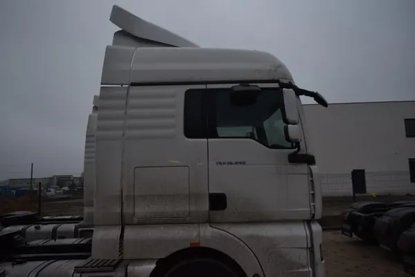MAN TGX TGA XLX cabineframe OEM 877 - Gebruikt image 3