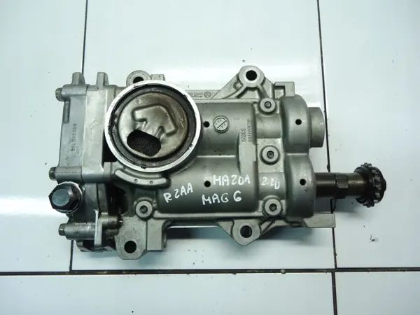 Mazda öljypumppu OEM R2AA11700 6 GH 2.2 MZR-CD:lle image 2