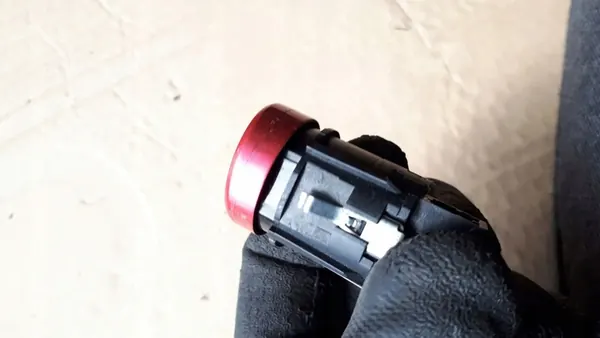 S4 B8 Start Stop Knop Rood Motor 8K0905217C image 4