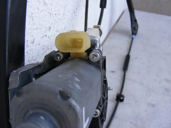 Regulador de janela esquerdo BMW E46 Coupe 1999-2007 OEM 51338229105 image 4