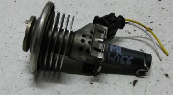 Inyector AdBlue Mercedes OEM A1644900513 - Usado image 2