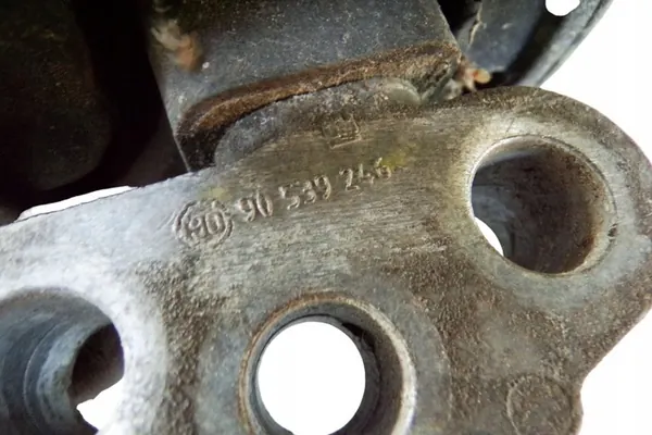 Moottorin tuki oikea OPEL ASTRA H ESTATE 90539246 image 3