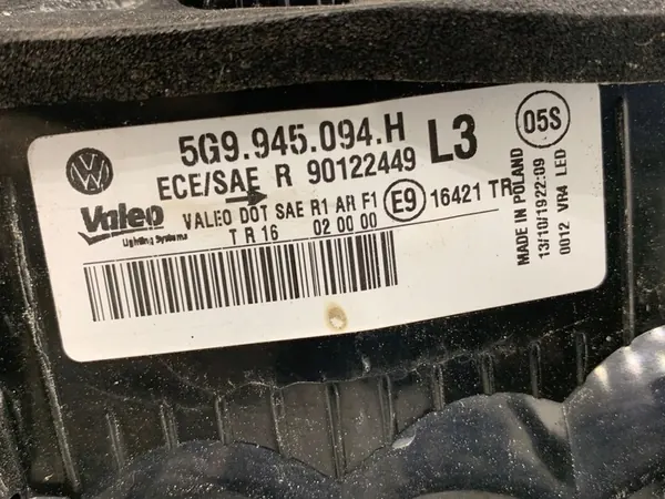 Luz interior trasera derecha VW Golf VII Kombi image 4