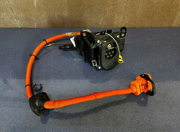 Prise de Charge Audi E-Tron 4KE 55 OEM 4KL971093M image 2