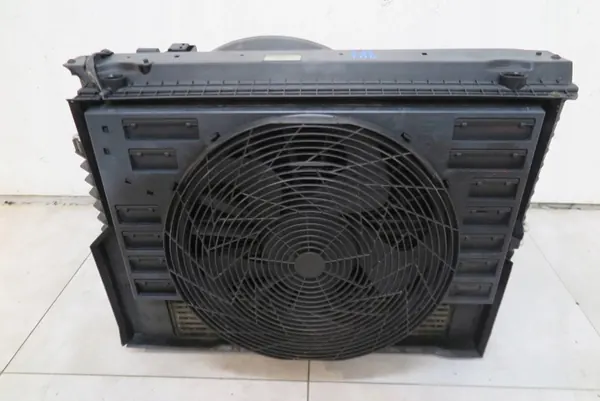 Radiador usado OEM BNE4436 para BMW 7 E65/E66 image 4
