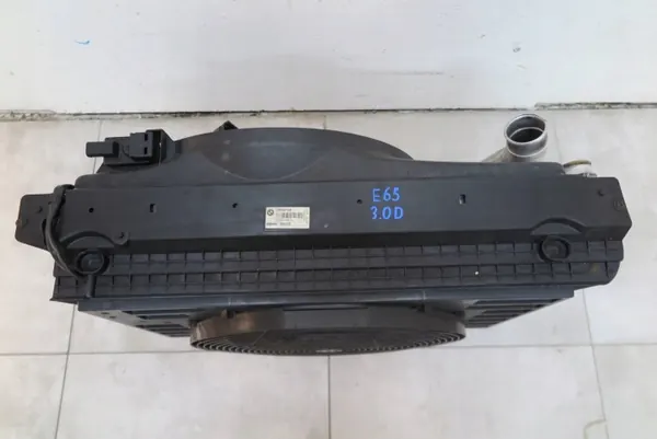Radiador usado OEM BNE4436 para BMW 7 E65/E66 image 5