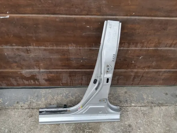 Linke B-Säule Schweller Toyota Auris II OEM AURIS II SŁUPEK B image 3