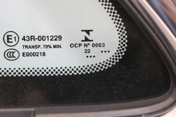 Chrysler Pacifica 2022 höger sidospelartriangel OEM image 5