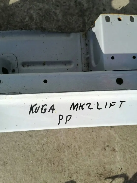 Ford Kuga II Oikea keskisälepeite OEM slupekprawy image 5