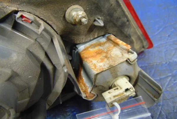 Lámpara maletero Honda IMA Híbrido OEM FROST_2-118077 Derecha image 4