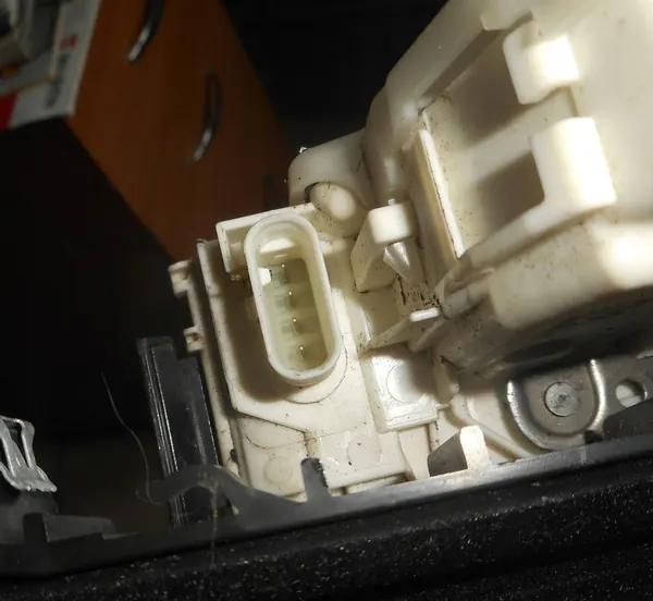 Vordere Rechte Schloss Fiat 500X 4 Pin 52139900 40126025 image 3