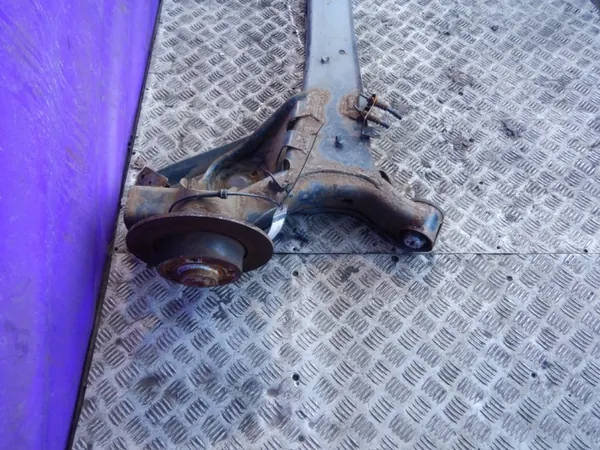 Viga do eixo traseiro OEM Zawada-268969- Renault image 3