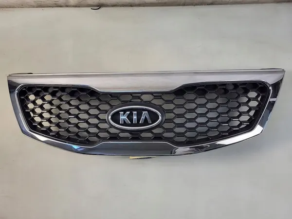 KIA SORENTO 2009-2012 Grill image 2