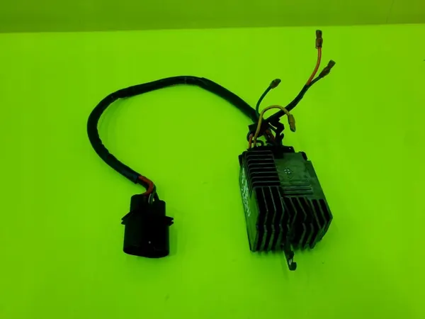 Audi Tuuletinmoduuli OEM 8E0959501K Käytetty image 2