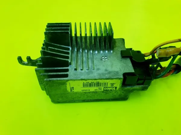 Audi Tuuletinmoduuli OEM 8E0959501K Käytetty image 4