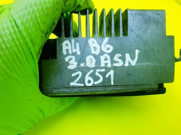 Audi Tuuletinmoduuli OEM 8E0959501K Käytetty image 8