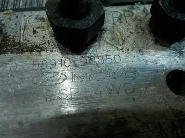 Pompe ABS Hyundai OEM 58910-2B850 Occasion image 4