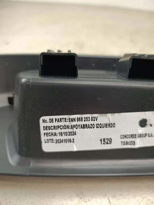 Bouchon de coffre gauche OEM 5NN868253 - Occasion image 3