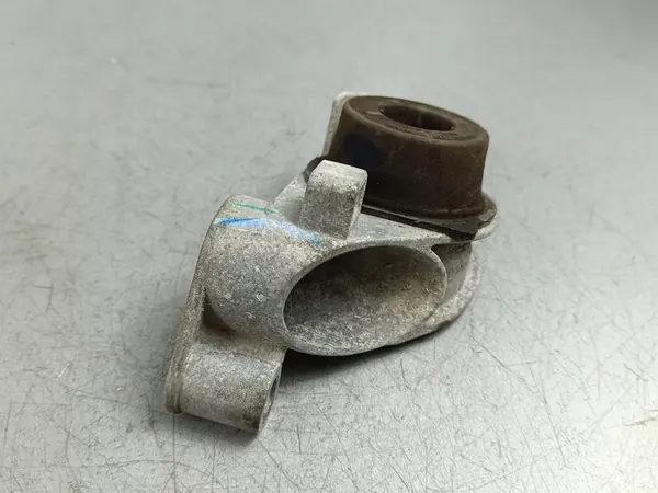 SUPORTE DE ESCAPE DIREITO JEEP GRAND CHEROKEE 3.6 WL LONG image 3