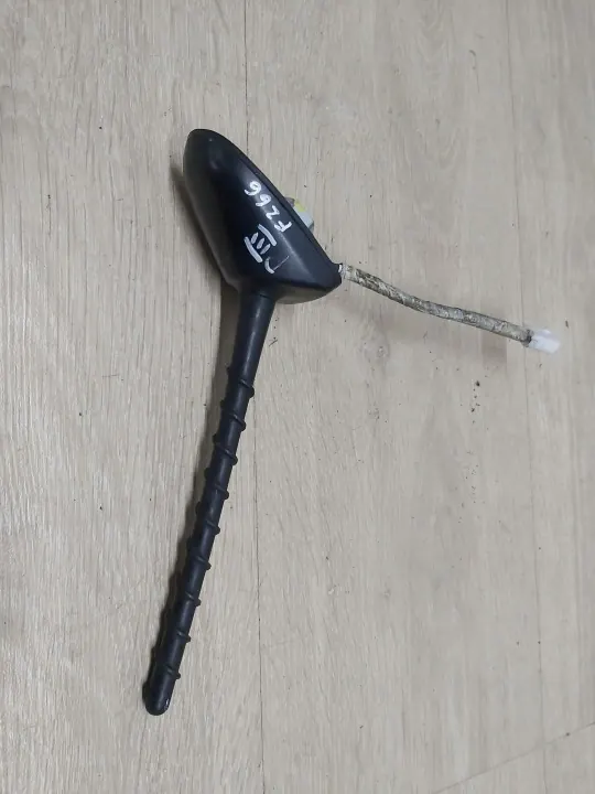 Toyota Prius III kattoantennin pohja OEM PRIUS III ANTENA image 3