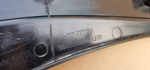 Iveco S-Way spatbordverlenging links OEM 5802318890 image 6