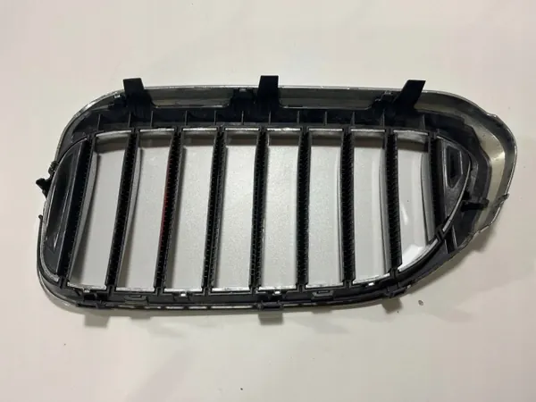Ventilationsgallret BMW 5 G30 G31 OEM 7390865 - Begagnad image 5