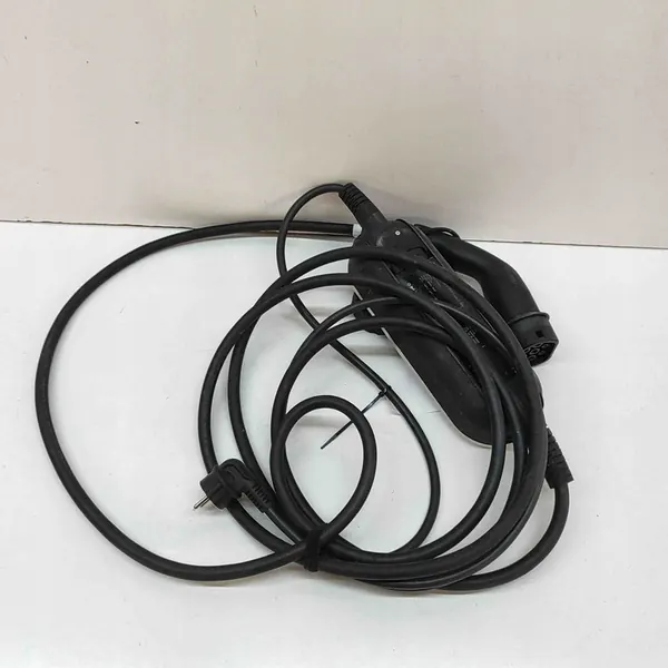 Câble de Charge de Batterie Skoda Enyaq IV SUV 5LA971675A image 2