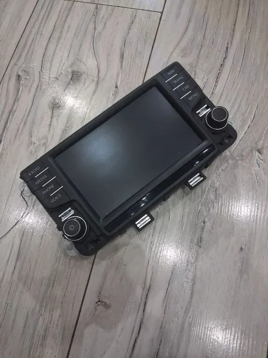 Rádio VW Polo V usado OEM 6C0919603A image 2