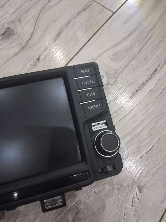 Rádio VW Polo V usado OEM 6C0919603A image 3