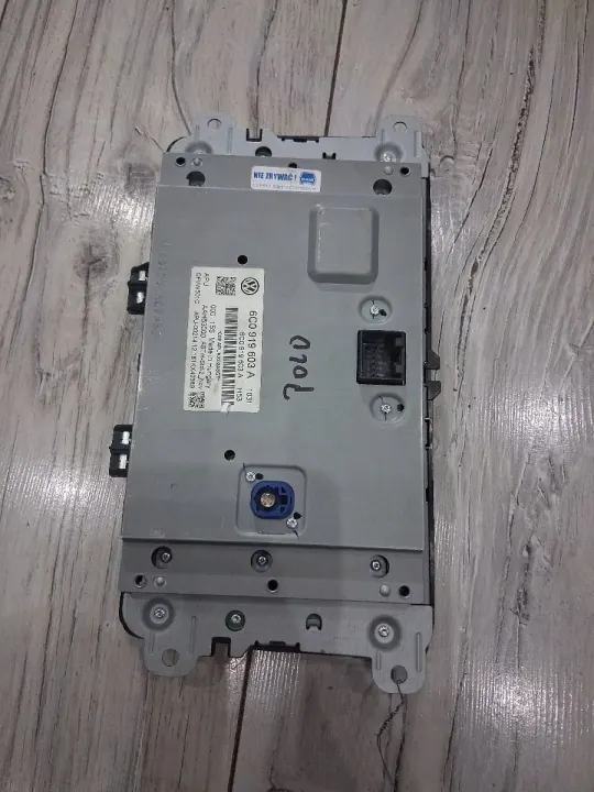 Rádio VW Polo V usado OEM 6C0919603A image 4