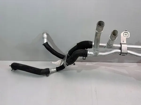Tuyau refroidisseur d'huile OEM 84937652 Corvette C8 2021 image 3