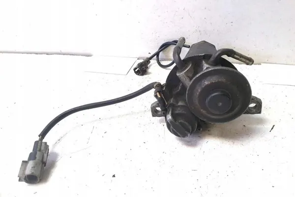 Carcasa de filtro de combustible TOYOTA AVENSIS VERSO 2.0L diesel image 2