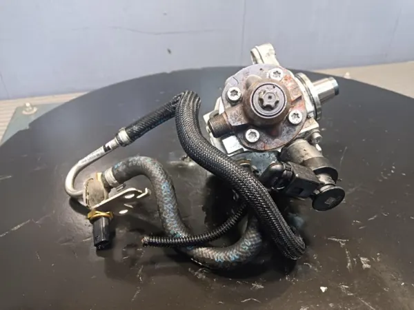 Mercedes GLC W253 Bränslepump OEM 654920 Begagnad image 3