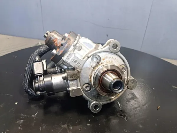 Mercedes GLC W253 Bränslepump OEM 654920 Begagnad image 4