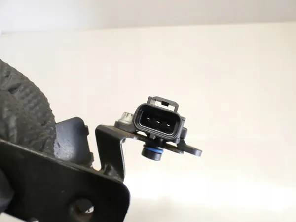 Boost Pressure Sensor Opel Vectra C Signum 2.2 DTI image 3