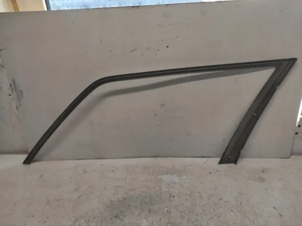 Joint Vitre Arrière Gauche Mercedes W124 OEM PAW426 image 3