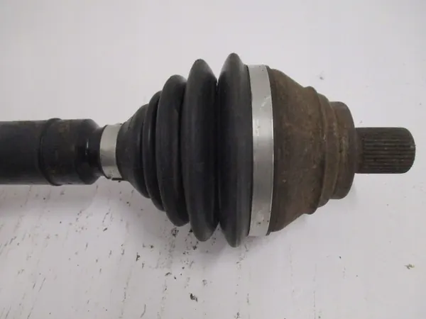 Eje de Transmisión Derecho Delantero OEM 1K0407272RG Usado image 4