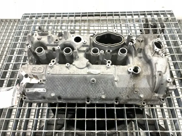 BMW G30 Venttiilikansi OEM 8699192 - Käytetty image 2