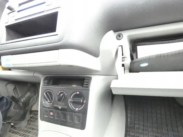 Guantelete pasajero VW Lupo 98-05 OEM - Gris image 3