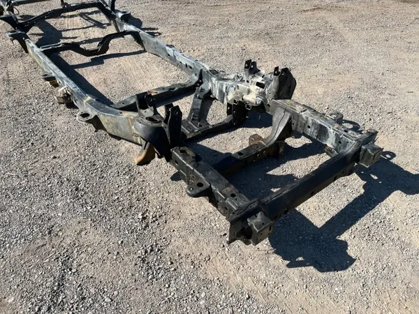 Gebruikt Nissan Titan 4x4 frame OEM EZ03B 2016 image 4
