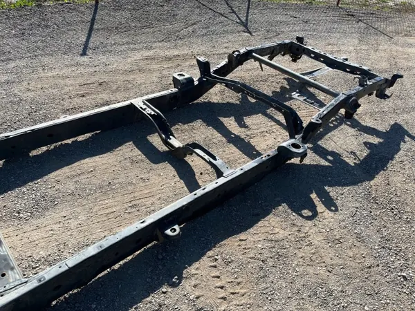 Gebruikt Nissan Titan 4x4 frame OEM EZ03B 2016 image 9