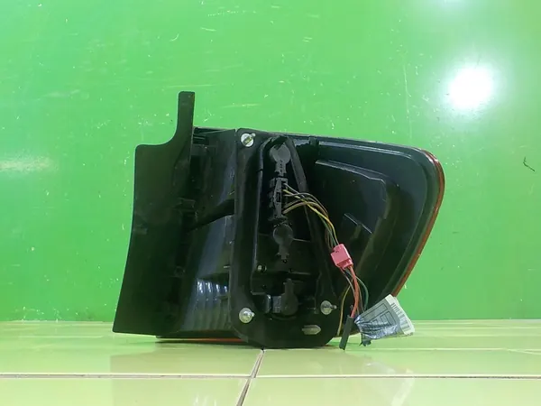 BMW X1 E84 2.0D Luz Trasera Izquierda image 5