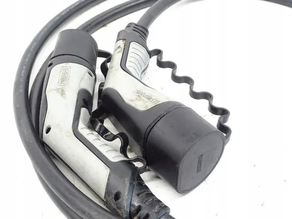 Cabo de carregamento Tesla OEM 18121843937 - Usado image 3