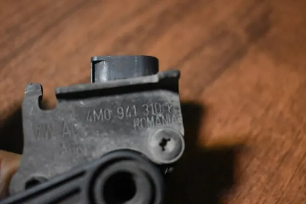 Sensor de nível de lâmpada traseira direita Audi Q7 Q8 image 2