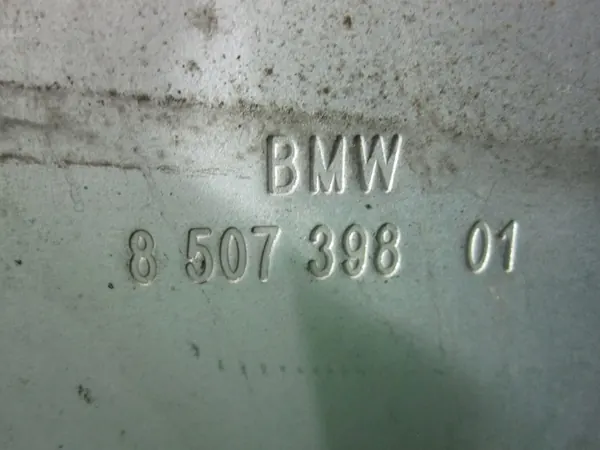 BMW 8507398 Glühkerzenmodul-Halterung Gebraucht image 3
