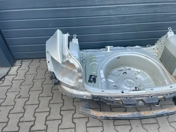 Parachoques trasero SEAT IBIZA J 5D OEM Usado image 3