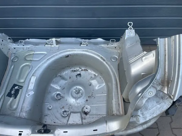 Parachoques trasero SEAT IBIZA J 5D OEM Usado image 7