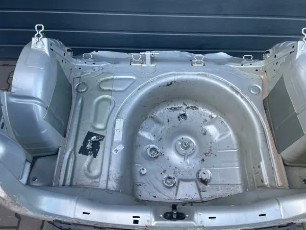 Parachoques trasero SEAT IBIZA J 5D OEM Usado image 8